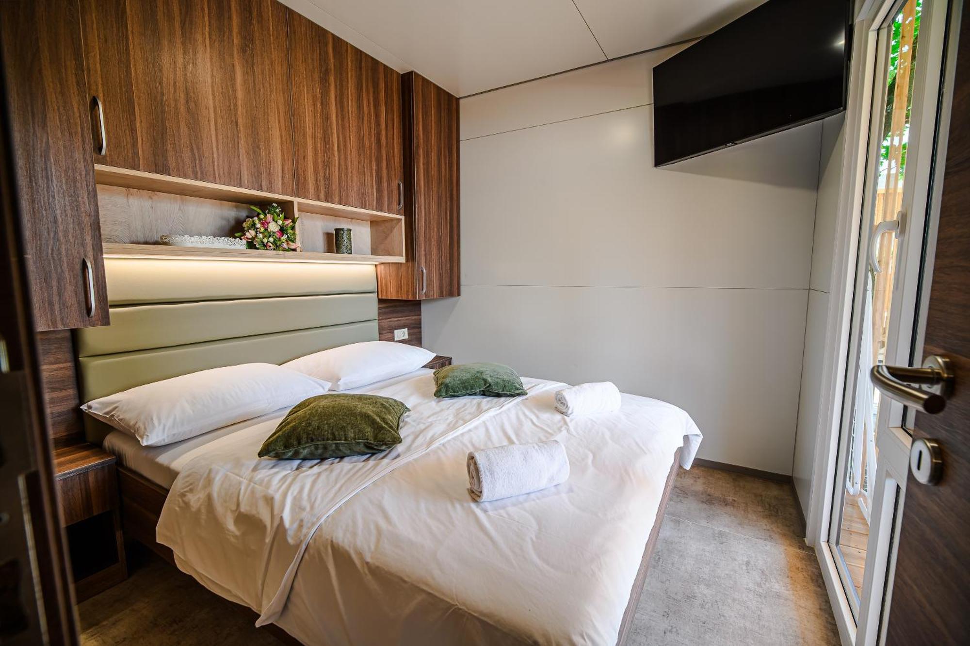 Premium Mobile Homes With Thermal Riviera Tickets Catez ob Savi Room photo